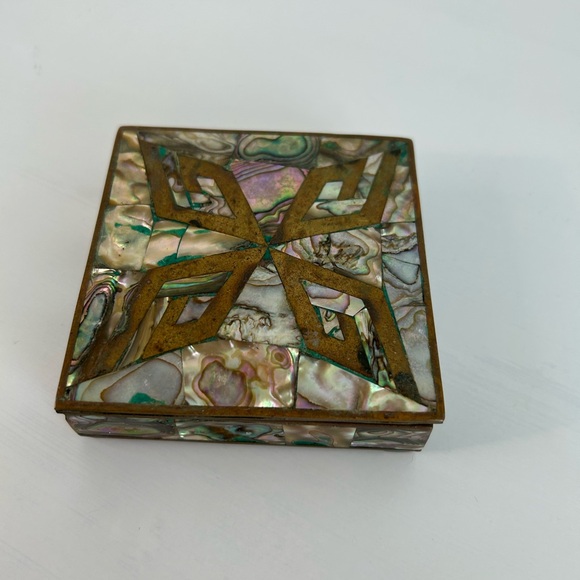 Vintage Broche Alpaca Abalone Shell Inlay Trinket /Jewelry Box - Picture 1 of 10